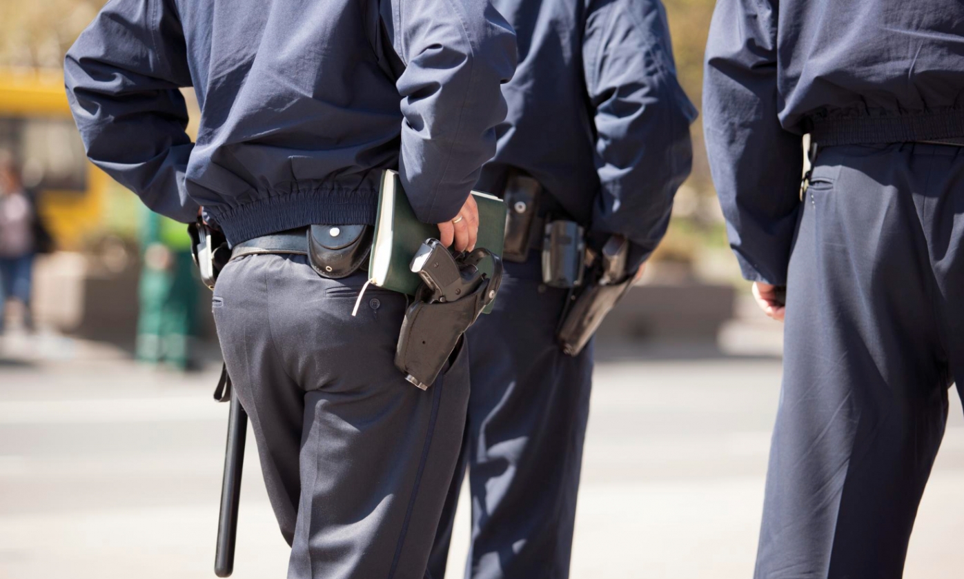 Porady od policji dla właścicieli działek: Jak zabezpieczyć swoje ogródki przed zimowymi kradzieżami?