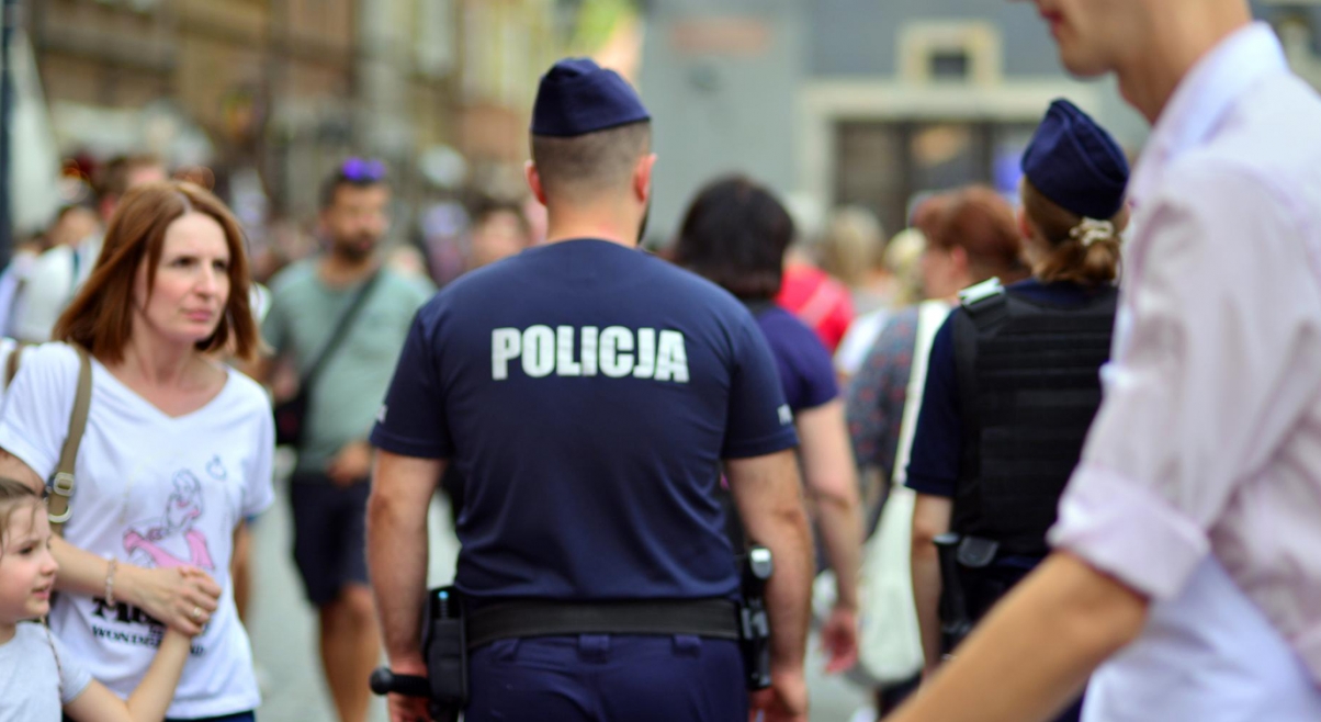 Bezpieczne Wszystkich Świętych w Lęborku: Współpraca policji, straży miejskiej i OSP