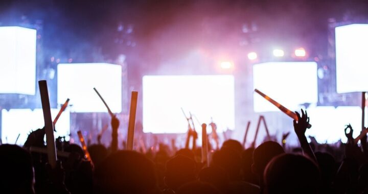 do----cz-do-kaszubskiego-folkloru-z-zespo--em--lev-auto-1853