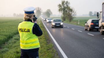 14-latek na elektrycznym motorowerze bez uprawnień